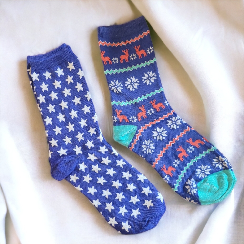 10 Pair Kid's Crew Socks 4 Blue Stars Patriotic/6 Christmas Snowflakes Reindeer